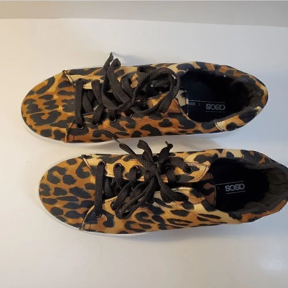 Leopard Print Sneakers - Picture 2 of 8